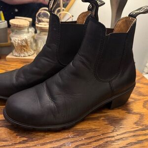 Blundstone Dark Leather Ankle Boots